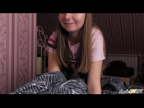 ❤️ Tarraingíonn Blondie BFF go domhain uirthi agus faigheann sí cum ina béal ️❌ Gnéas ardchaighdeáin ag ga.mouthporn.ru ️❤